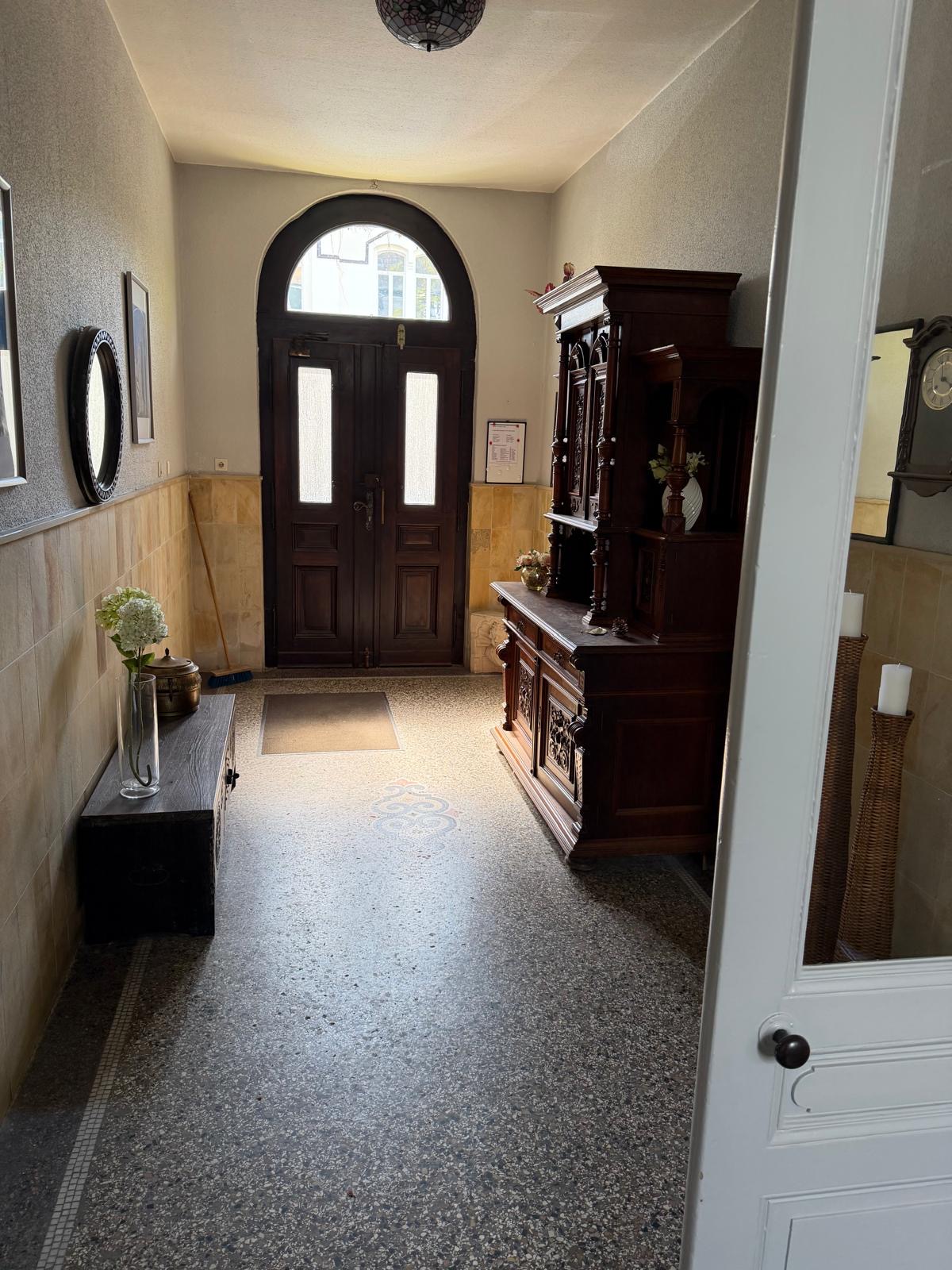 Separates WC der Altbauwohnung in Bad Wilhelmshöhe
